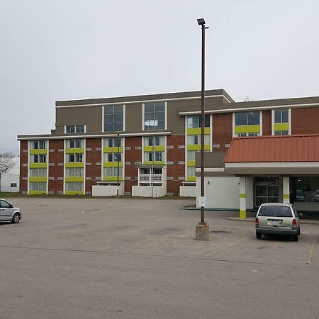 Days Inn & Suites By Wyndham Grand Rapids Near Downtown 와이오밍 외부 사진