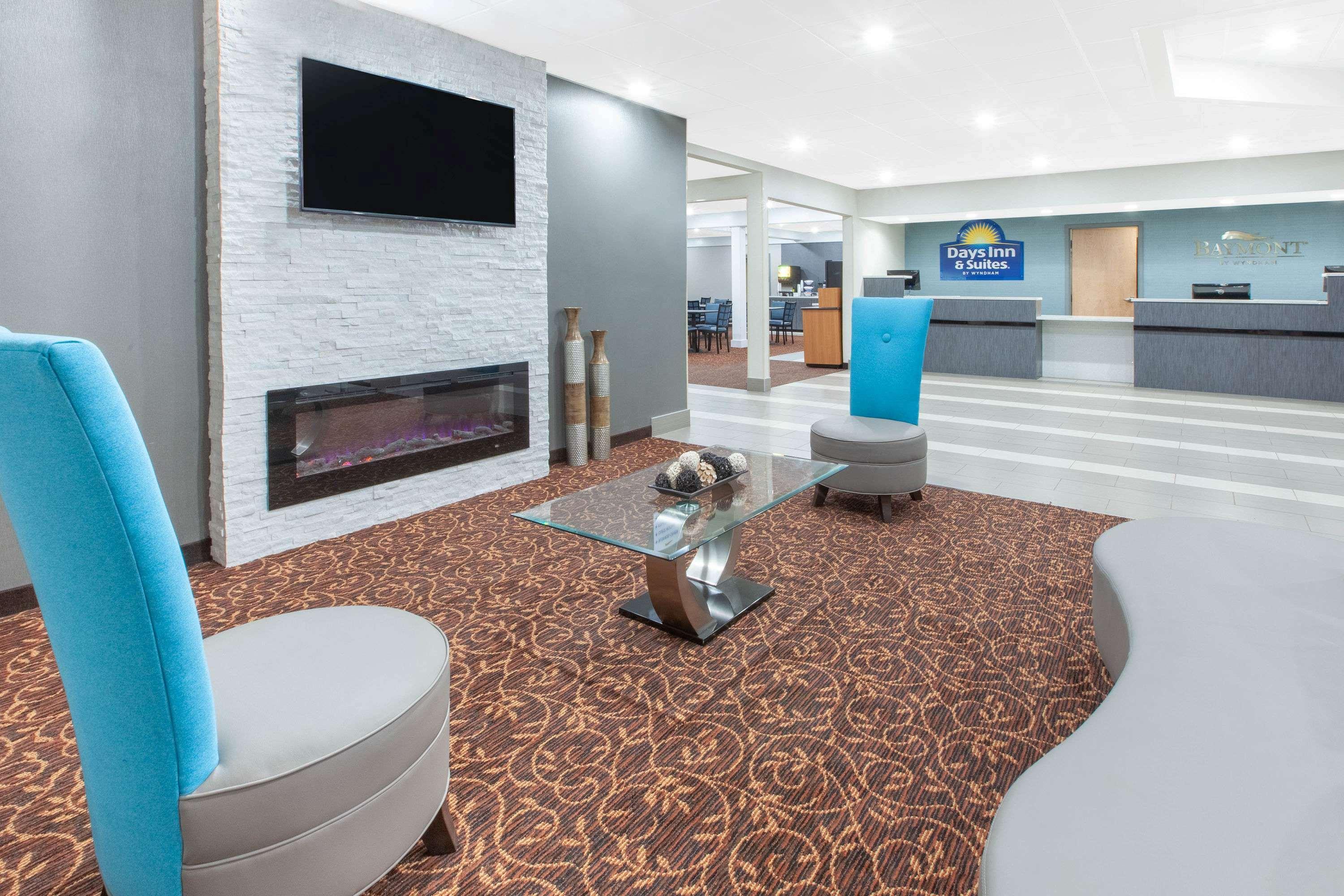 Days Inn & Suites By Wyndham Grand Rapids Near Downtown 와이오밍 외부 사진