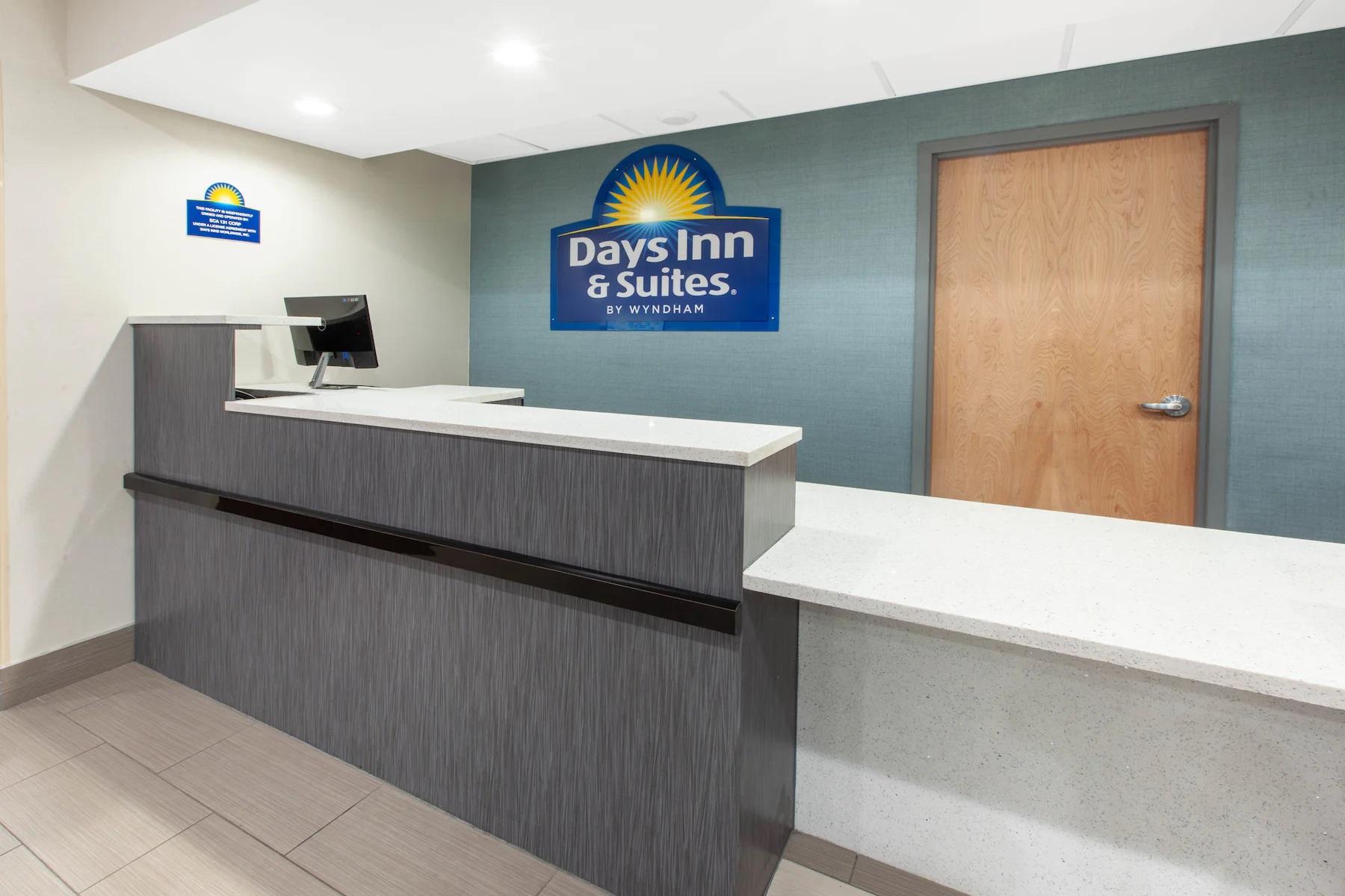 Days Inn & Suites By Wyndham Grand Rapids Near Downtown 와이오밍 외부 사진