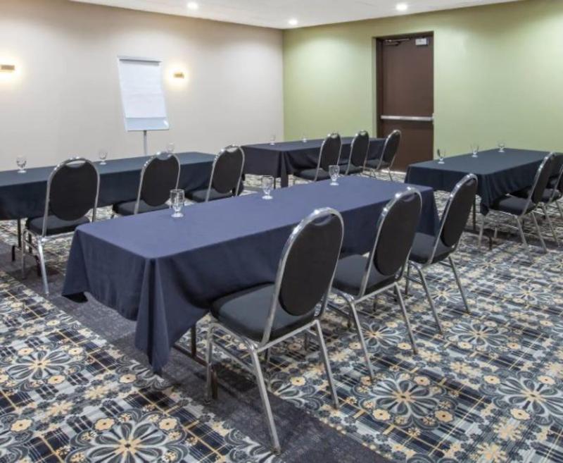 Days Inn & Suites By Wyndham Grand Rapids Near Downtown 와이오밍 외부 사진
