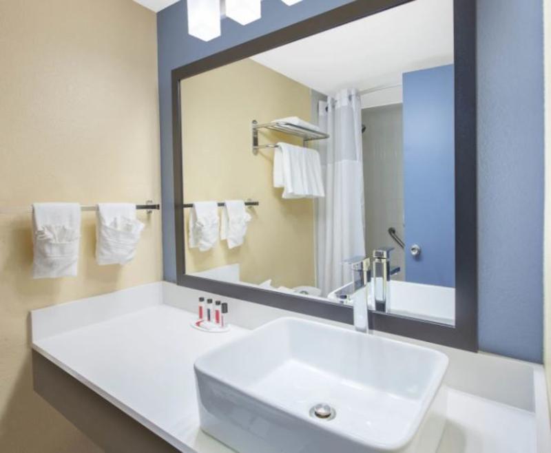 Days Inn & Suites By Wyndham Grand Rapids Near Downtown 와이오밍 외부 사진